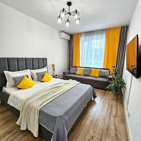 153 Красивые Апартаменты Жк Абая 130 Almaty Eksteriør billede